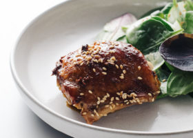 Easy Oven-Baked Sesame Chicken Thighs